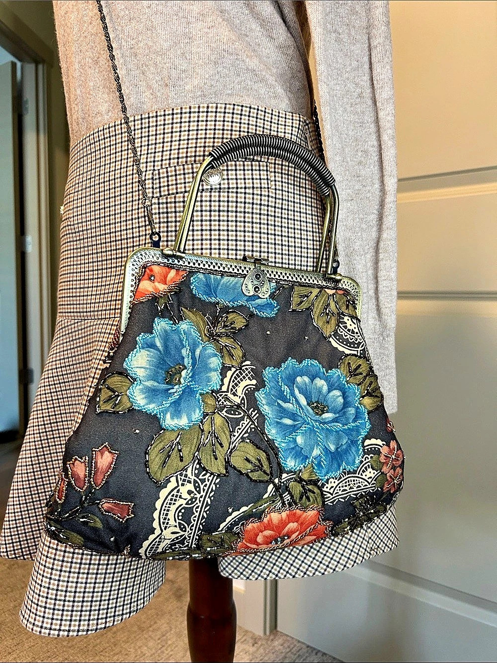 Vintage Style Floral Beaded Kiss-Lock Handbag Purse Blue Coral